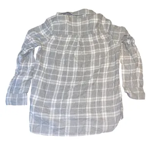 Old Navy Shirt Womens Medium Grey White Plaid Flannel Cotton Button Up thumbnail 4