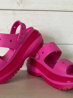 Crocs Classic Mega Crush Sandal Unisex Thick Sole Womens 8 Mens 6 Hot Pink NEW thumbnail 5