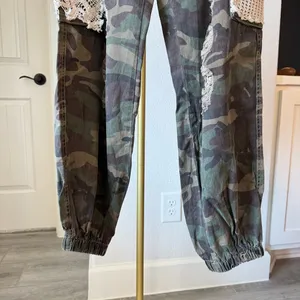 POL Camo Nomad Luxe Joggers Size Medium thumbnail 8