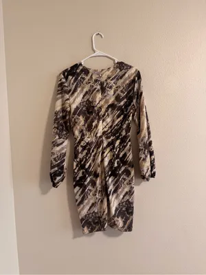 entro Neutral Abstract-Print Long Sleeve V-Neck Dress in Beige, Brown, Black thumbnail 3