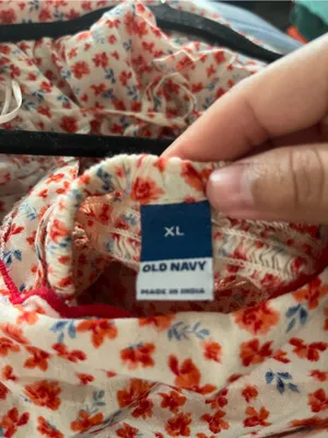 Old Navy Red White Floral Peasant Top XL Cottagecore Flutter Sleeve Prairie thumbnail 7
