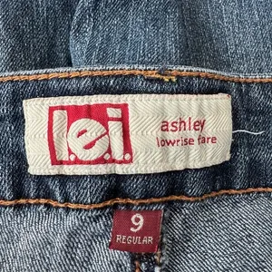 Y2K l.e.i. Style‎ Ashley Low-Rise Flare Jeans Size 9 Regular Distressed Denim thumbnail 3