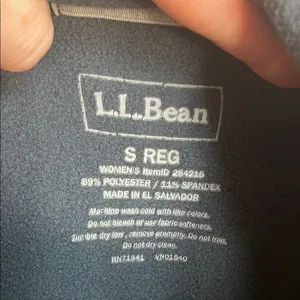 L.L.‎ Bean Charcoal Ski Jacket with Hood and Textured Fabric thumbnail 8