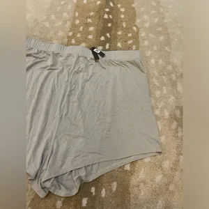 Skims NWT light sage green pajama shorts women’s size XL thumbnail 5