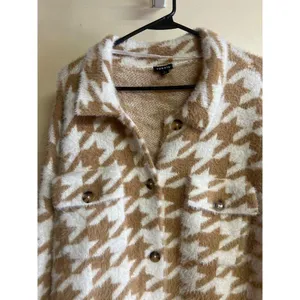 Torrid 3 houndstooth camel and ivory button up Sherpa jacket thumbnail 6