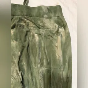 Young, Fabulous, & Broke Green and Cream Ombre Tie Dye Joggers Sweatpants Medium thumbnail 7