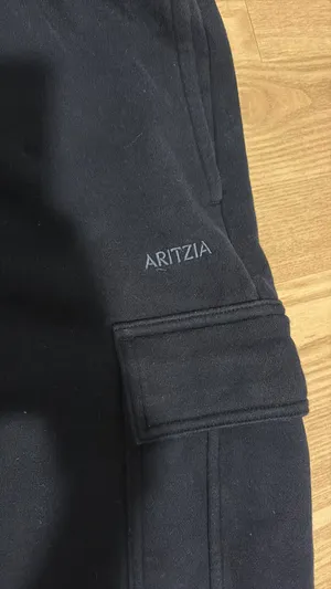 Small Aritzia navy blue sweatpants thumbnail 3