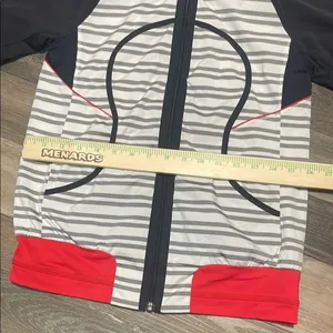 Lululemon Athletica Gray and Black‎ Ski Jacket Size S thumbnail 9