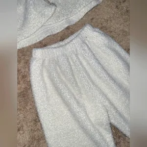 Cream thumbnail 3