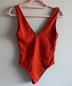 aritzia burnt orange red v neck bodysuit thumbnail 1