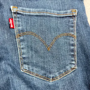 Levis Premium 311 Shaping Skinny Jeans Women's 26 Blue Denim 9in Rise thumbnail 3