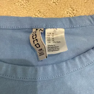 H&M Blue Basic Cropped T-Shirt Women’s Medium Short Sleeve thumbnail 3