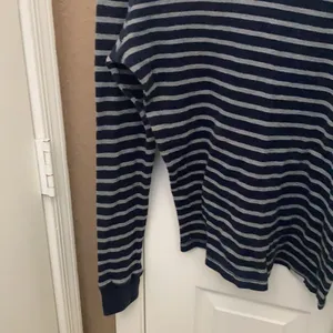 FINAL MARKDOWN Ladies Aeropostale top medium thumbnail 2
