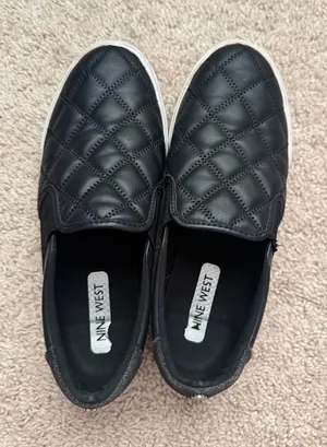Nine west black shoes size 9 thumbnail 1