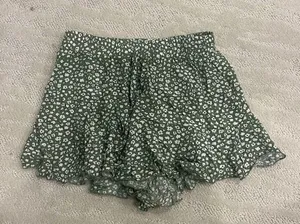 Green flower shorts Size 26 thumbnail 2