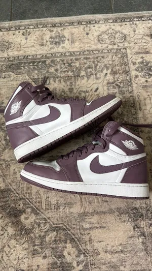 Nike Jordan Air Jordan 1 Retro High OG 'Mauve thumbnail 2