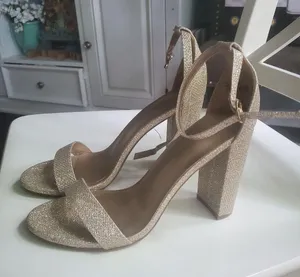Dream Paris Elegant Gold Block Heel Sandals Size 7.5 Womens Strappy 3 Inch Heels thumbnail 1