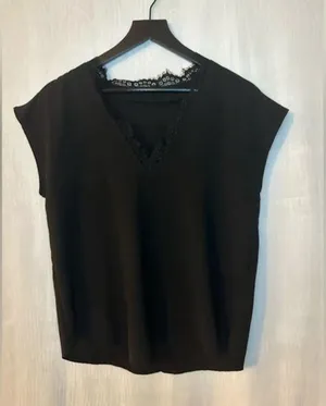 Black Lace Blouse thumbnail 2