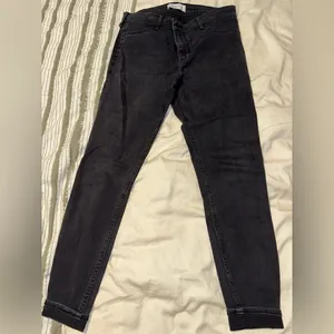 Abercrombie & Fitch the Jen Legging: mid rise thumbnail 2