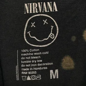 Nirvana Nevermind Bleach Dye Grunge Rock Tshirt size Medium thumbnail 4
