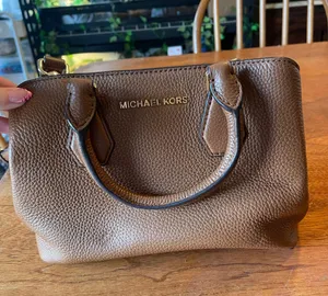 Michael Kors Crossbody thumbnail 1