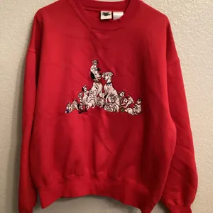 Vintage Disney Store 90s Embroidered 101 Dalmatians Red Crewneck L thumbnail 2