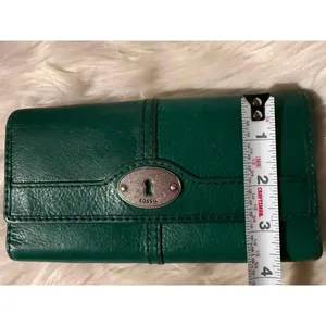 Fossil Green Leather Tri-Fold Wallet thumbnail 2
