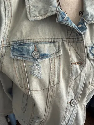 Mudd Distressed Denim Jean Jacket Women’s Size Large Blue Jean Jacket Y2K Style thumbnail 3