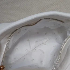 DIOR White Velvet Beauty pouch With Gold Dior Logo Limited Edition New No Tag thumbnail 6