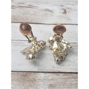 Vintage Clip On Earrings - Gold Tone Faux Pearls and Leaves thumbnail 6