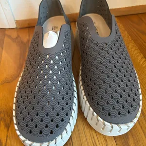 Gray Slip thumbnail 3
