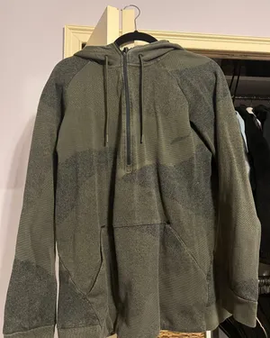 Gymshark Hoodie thumbnail 1