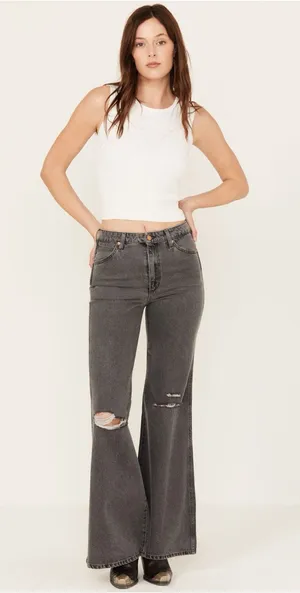 $140 Nwt Wrangler Women'S Heart Patch Wanderer Flare Jeans thumbnail 1