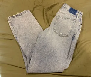 Abercrombie and Fitch The Dad High Rise Jeans thumbnail 1