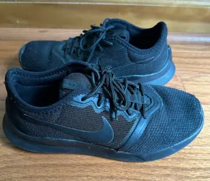 Nike Sneakers thumbnail 2