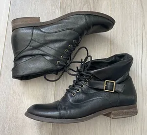 Steve Madden Boots leather ankle lace up foldover womens Black (size 7.5) 90s thumbnail 1