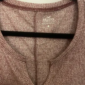 Hollister V-Neck Long Sleeve Top -‎ Mauve thumbnail 3