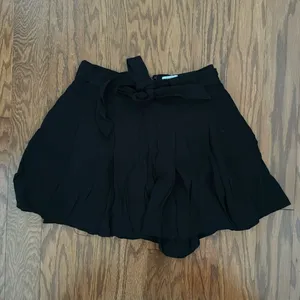 Aritzia Westley skirt / skort thumbnail 3