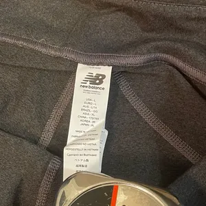 New Balance gray capri leggings pants workout yoga exercise woman’s Large NWT thumbnail 4