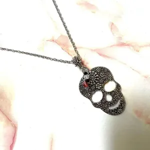 Silver tone skull pendant necklace thumbnail 7