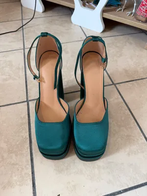 Satin Green Heels Size 10 thumbnail 2