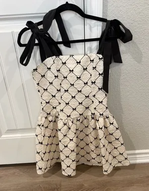 Dress White thumbnail 1