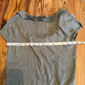 Caché NWT Ruffle Neck SS Sweater Gray Metallic Ribbed Hem‎ Silk Blend Y2K Small thumbnail 4