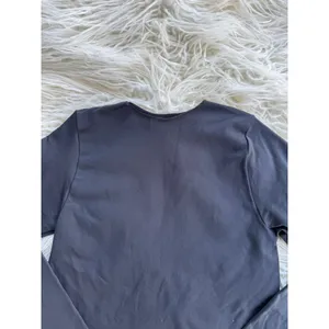 Skims Essential Crew Neck Long Sleeve Bodysuit Onyx Size S/M thumbnail 4