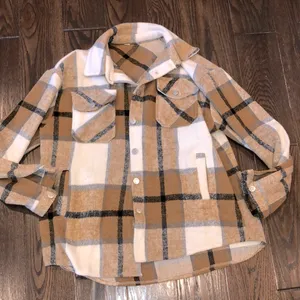Tan plaid shacket size medium with pockets thumbnail 1