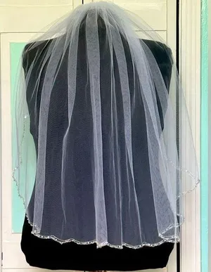 White 30” long wedding bridal veil silver threaded Pearl and clear beaded NWT thumbnail 1