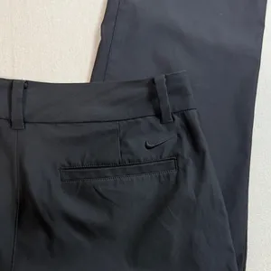Nike Women's Dark Black Capris thumbnail 7