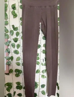women’s TNA aritzia leggings brown size XS thumbnail 3