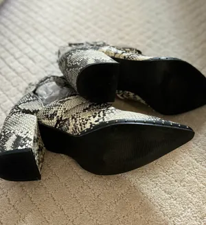 Qupid Snakeskin Western Booties thumbnail 6
