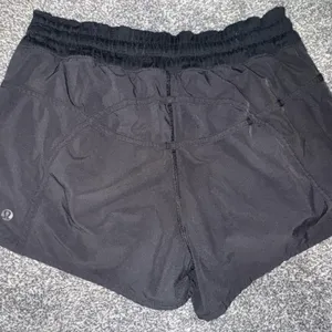 Lululemon size 6 black shorts thumbnail 3